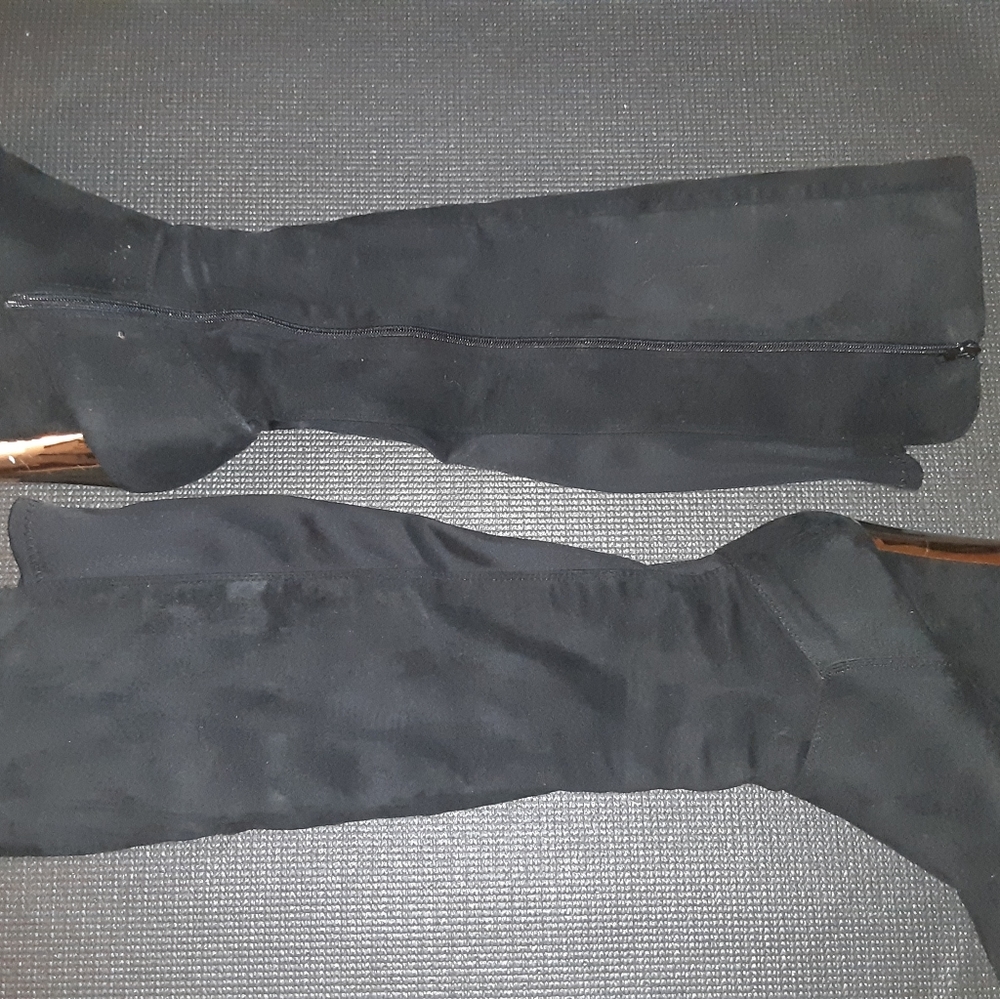 Black Wedges - Picture 2 of 3